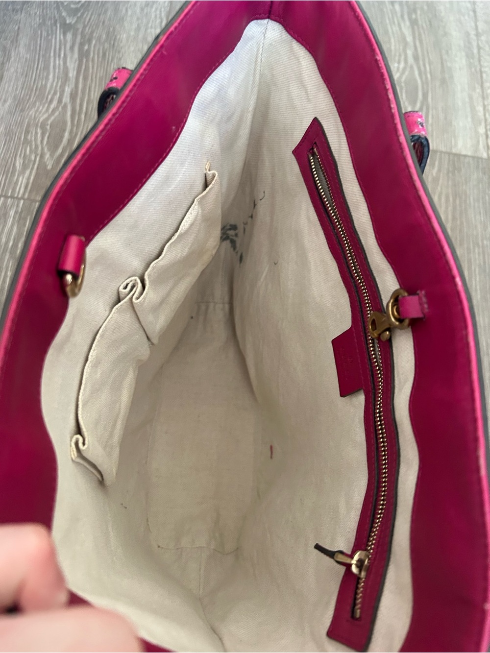 Gucci Hot Pink Microguccissima Patent Leather Nice Tote Bag - Picture 4 of 11